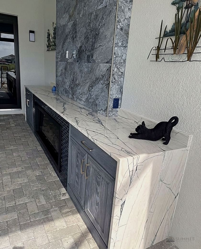 Fireplace and bar clad in stone